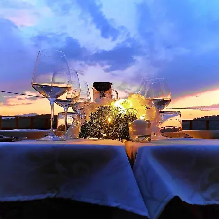 Biocore 2 - Colledoro לינה וארוחת בוקר 4*